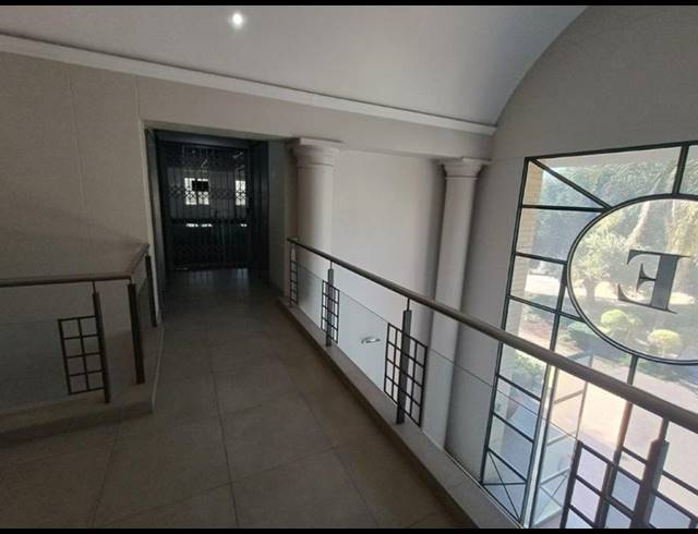 BUSINESS PROPERTY TO RENT IN EPSOM DOWNS